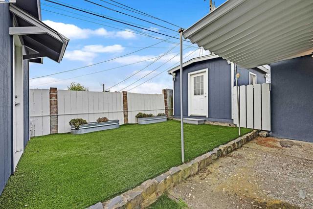 209 Mansfield Dr, South San Francisco CA: https://media.crmls.org/mediaz/5e858fde-5921-4eee-a565-e99454285040.jpg