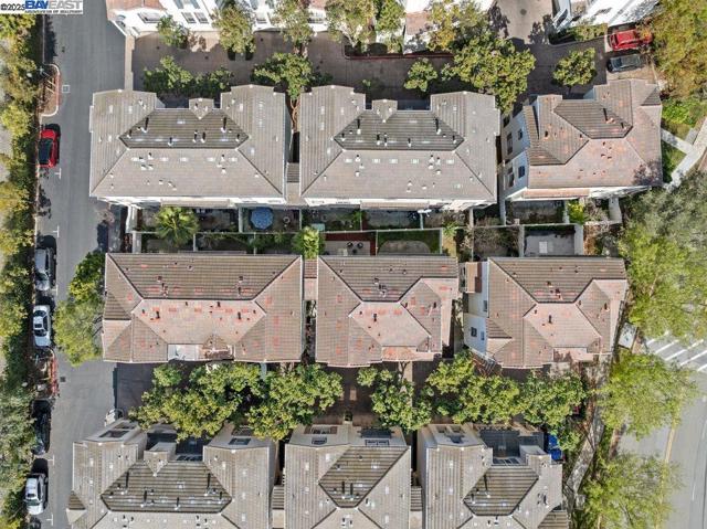 43 Rain Walk, Milpitas CA: https://media.crmls.org/mediaz/5e8629ec-8c6c-4433-894a-90729bd31901.jpg