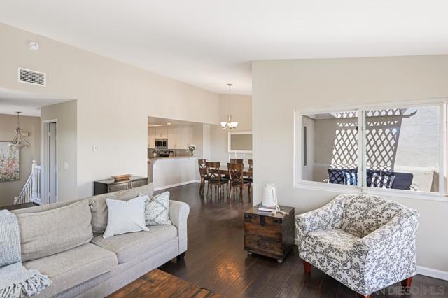 701 Fino Glen, Escondido CA: https://media.crmls.org/mediaz/5e86ff7b-9d00-4bdb-9b78-0385ce0bae00.jpg