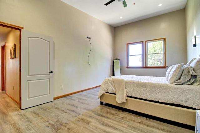 30005 Summit Road, Los Gatos CA: https://media.crmls.org/mediaz/5e8711d8-c894-4bf4-b2ff-d966e7193075.jpg