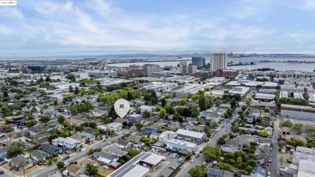 1193 64Th St, Oakland CA: https://media.crmls.org/mediaz/5e87536d-870d-454d-b9a9-4e684b0dd821.jpg