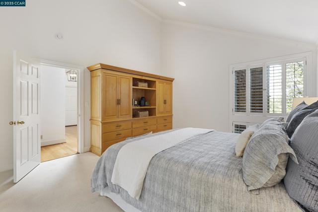 25 Watchwood Ct, Orinda CA: https://media.crmls.org/mediaz/5e887666-4fd7-45c9-8f8c-d0bed5c9e79d.jpg