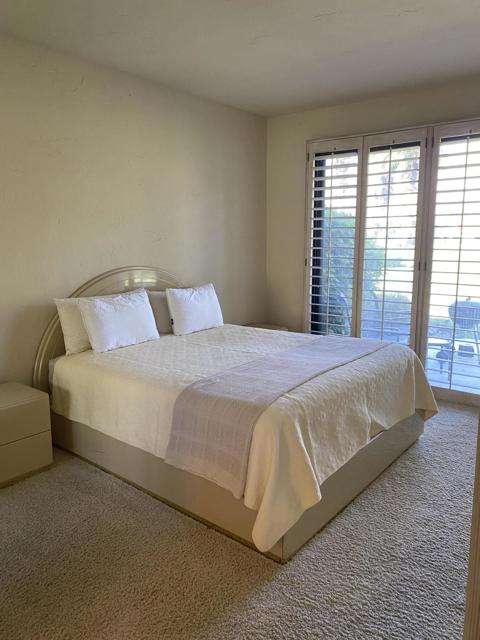 54673 Oakhill, La Quinta CA: https://media.crmls.org/mediaz/5e88d69e-109a-4572-94b0-27d25272060e.jpg