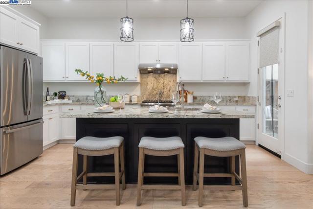 4026 Chalk Hill Way, Dublin CA: https://media.crmls.org/mediaz/5e895228-52b5-4b8e-a77f-01bacd65d3f6.jpg