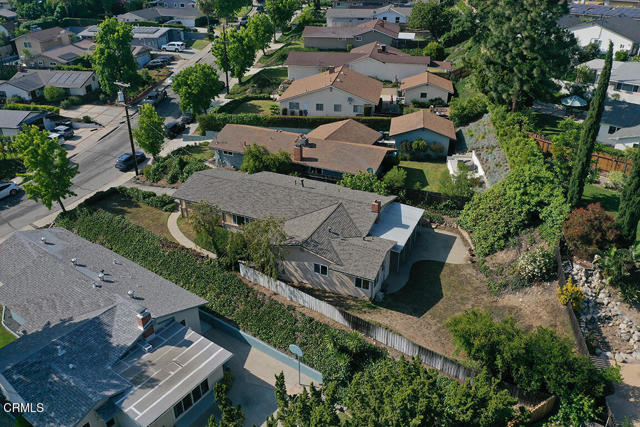 5020 Carolyn Way, La Crescenta CA: https://media.crmls.org/mediaz/5e8a5087-6492-4e1d-98c4-0bfc1ca85a5a.jpg
