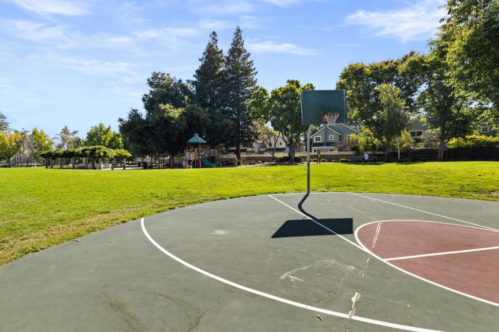 https://media.crmls.org/mediaz/5e8aac83-b58c-4136-b736-572129b5194e.jpg?preset=X-Large