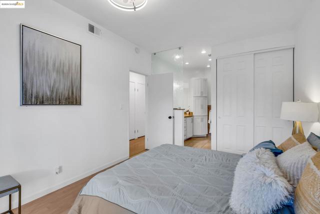 2912 Flint St, Union City CA: https://media.crmls.org/mediaz/5e8ab19c-ac0c-494f-a273-d240335eaa6c.jpg