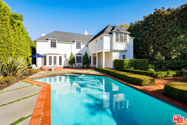 615 Trenton Drive, Beverly Hills CA: https://media.crmls.org/mediaz/5e8b94e4-0de7-48a8-aa25-035ecf8faaa7.jpg