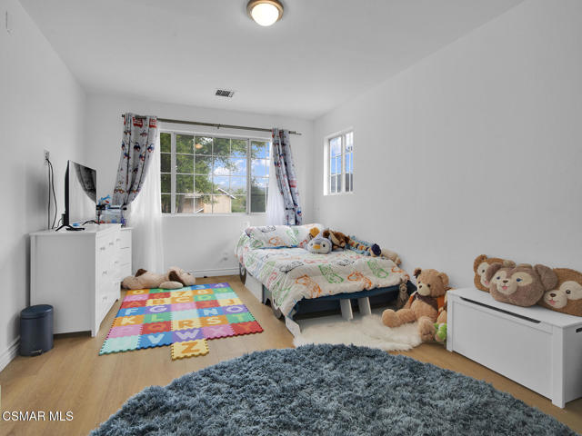 22828 Hartland Street, West Hills CA: https://media.crmls.org/mediaz/5e8bce1f-0b1c-4842-a8fc-4cda87ac8e66.jpg