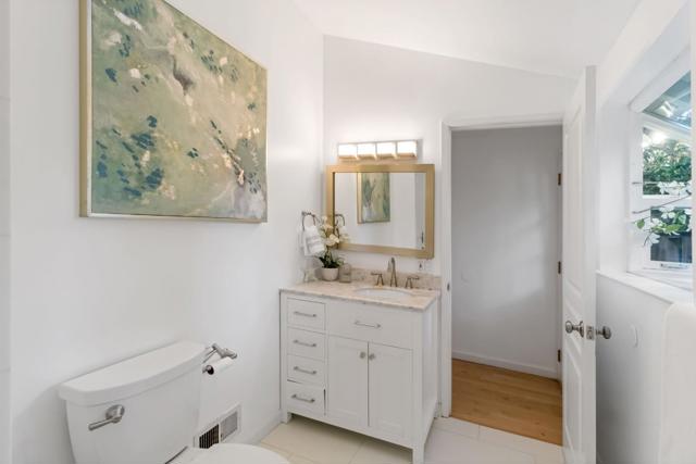 1019 Los Trancos Road, Portola Valley CA: https://media.crmls.org/mediaz/5e8c3a22-38b3-4c7a-99a1-18c0317e253a.jpg