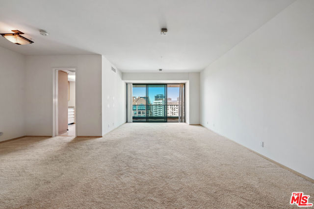 10490 Wilshire Boulevard, Los Angeles CA: https://media.crmls.org/mediaz/5e8c76f2-0b31-4b59-a1e9-10c253cffb9a.jpg