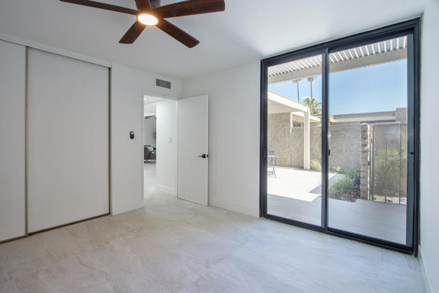 842 N Calle De Pinos, Palm Springs, CA 92262