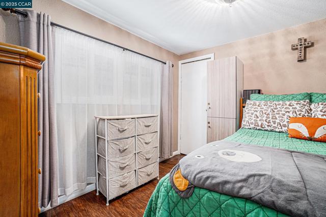 75 E Bolton Rd, Oakley CA: https://media.crmls.org/mediaz/5e8d78f0-2323-42be-990b-664850e86de1.jpg