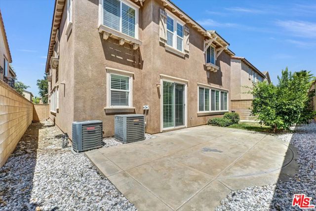 5611 Scharf Avenue, Fontana CA: https://media.crmls.org/mediaz/5e8df7cb-a8c8-4e73-a2d5-322ba218e59b.jpg