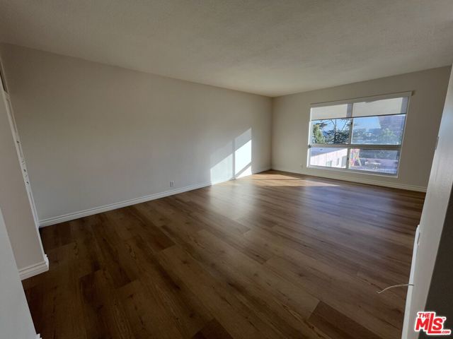 970 Palm Avenue, West Hollywood CA: https://media.crmls.org/mediaz/5e8dfde4-b327-41bb-a55b-034edfb08b2b.jpg