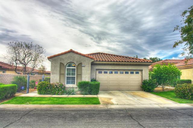 82087 Hopkins Drive, Indio CA: https://media.crmls.org/mediaz/5e8e31ec-2073-43f0-b7d1-1b67e1dc6efc.jpg