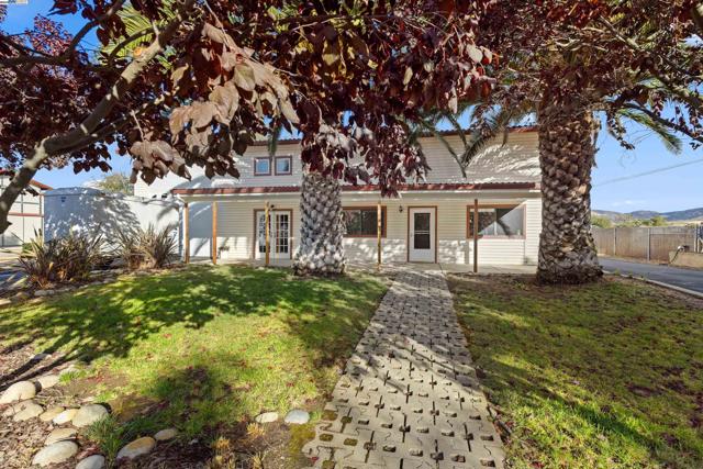 4224 Greenville Rd, Livermore CA: https://media.crmls.org/mediaz/5e8e6be7-ce16-4731-992b-4d0e07fff2c6.jpg