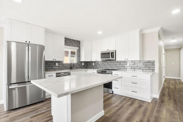 Detail Gallery Image 2 of 23 For 390 N 1st St #18,  El Cajon,  CA 92021 - 3 Beds | 2 Baths
