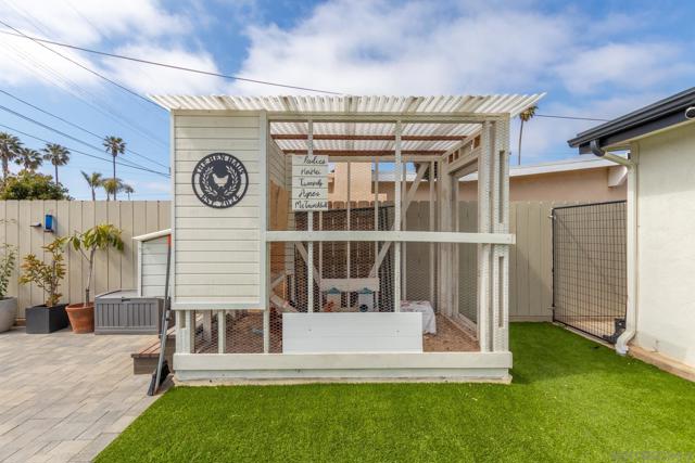 1410 California St., Imperial Beach CA: https://media.crmls.org/mediaz/5e8ef041-2406-4bae-9bf9-629621d0c05b.jpg