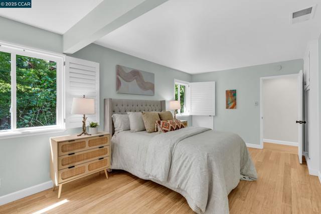 81 MAPLE LANE, Walnut Creek CA: https://media.crmls.org/mediaz/5e8f38ee-b7ea-4669-b253-59ddc152c409.jpg