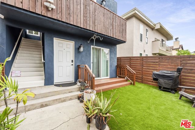 12219 Culver Boulevard, Los Angeles CA: https://media.crmls.org/mediaz/5e8f9457-4fdb-4b95-8188-fc77fe6df0f4.jpg