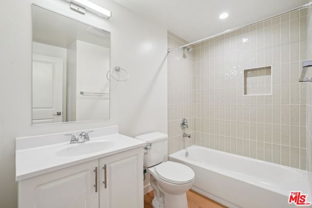 2922 8th Avenue, Los Angeles CA: https://media.crmls.org/mediaz/5e8fdffe-e9de-41ca-a793-a7a8a29218bd.jpg