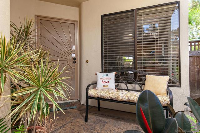 6317 CAMINITO DEL PASTEL, San Diego CA: https://media.crmls.org/mediaz/5e90667b-e086-464f-8bd9-a4121292ab91.jpg