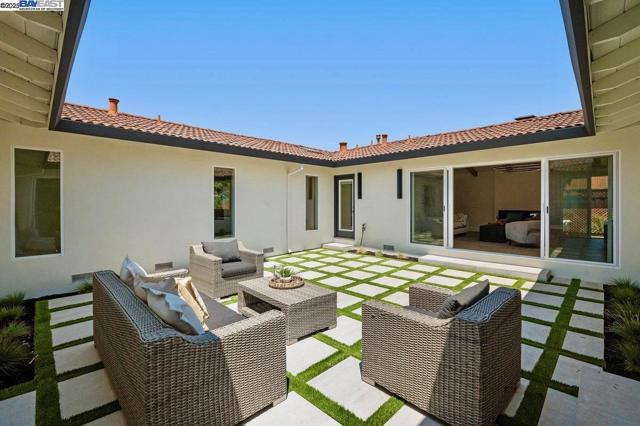 2662 Tuliptree Ln, Santa Clara CA: https://media.crmls.org/mediaz/5e913343-6ca7-462a-b58e-577858de273c.jpg