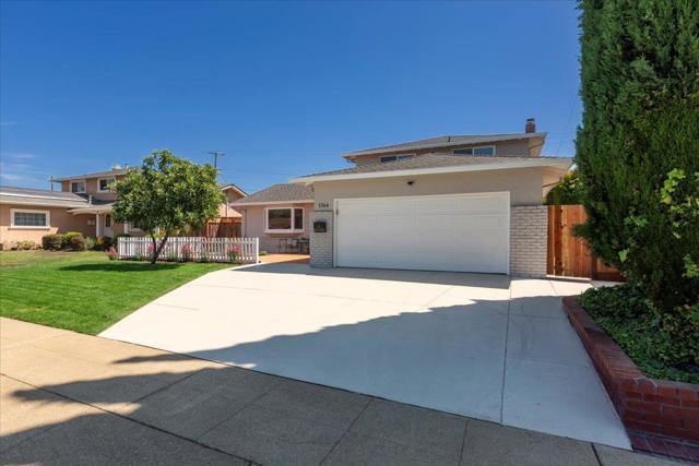 1744 Lark Lane, Sunnyvale CA: https://media.crmls.org/mediaz/5e919943-d3dd-4968-b823-aaf17cd4809d.jpg