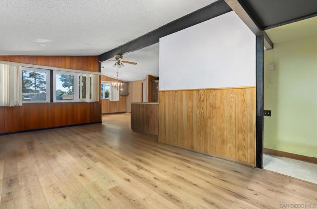 252 Santa Clara Dr, Vista CA: https://media.crmls.org/mediaz/5e91ff61-c16a-4c1d-8add-c95c6ae59397.jpg
