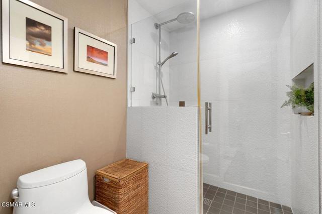 202 Estrellita Lane, Oak Park CA: https://media.crmls.org/mediaz/5e921040-2027-461b-ac54-e9817192cd8b.jpg