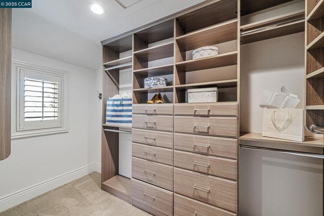 732 Graham Ct, Danville CA: https://media.crmls.org/mediaz/5e924510-64b2-4de7-a436-ae8160c32b4e.jpg