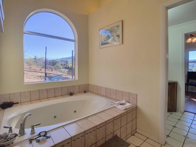 Image 16 of 30 For 10252 Oak Grove Dr