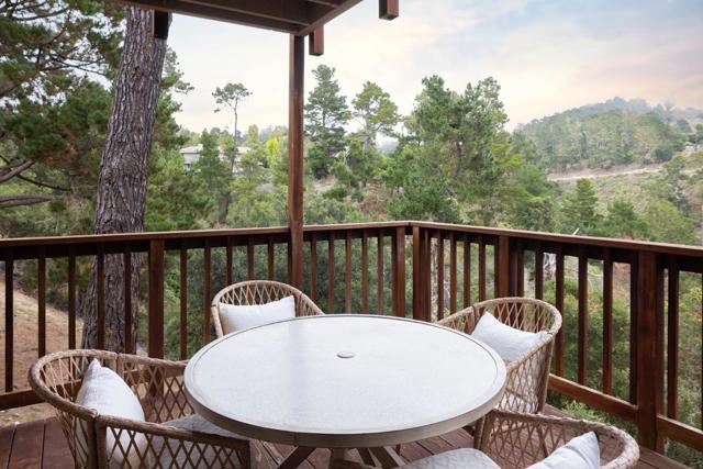 3594 Eastfield Court, Carmel CA: https://media.crmls.org/mediaz/5e927bdc-db94-4432-930a-edf390b91db4.jpg