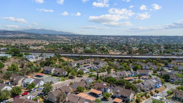 2027 Manzana Way, San Diego, California 92139, 4 Bedrooms Bedrooms, ,2 BathroomsBathrooms,Townhouse,For Sale,Manzana Way,240021740SD