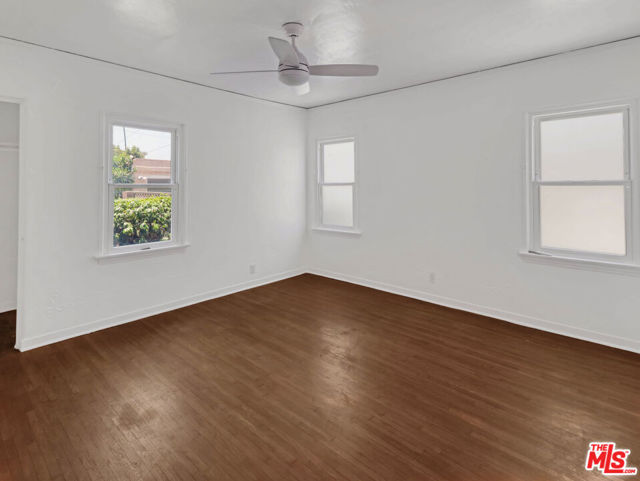 7415 S Harvard Boulevard, Los Angeles CA: https://media.crmls.org/mediaz/5e92b1e9-63fb-4db3-8e3b-6df757ff0c65.jpg