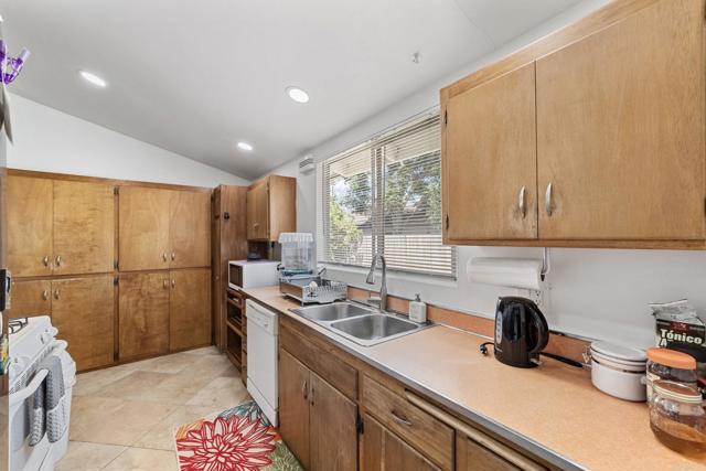 Detail Gallery Image 16 of 40 For 630 N Elm St, Escondido,  CA 92025 - 3 Beds | 2 Baths