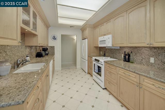 5920 Horsemans Canyon Dr, Walnut Creek CA: https://media.crmls.org/mediaz/5e92bdff-b5ed-4fac-aa67-680ef1be9ced.jpg