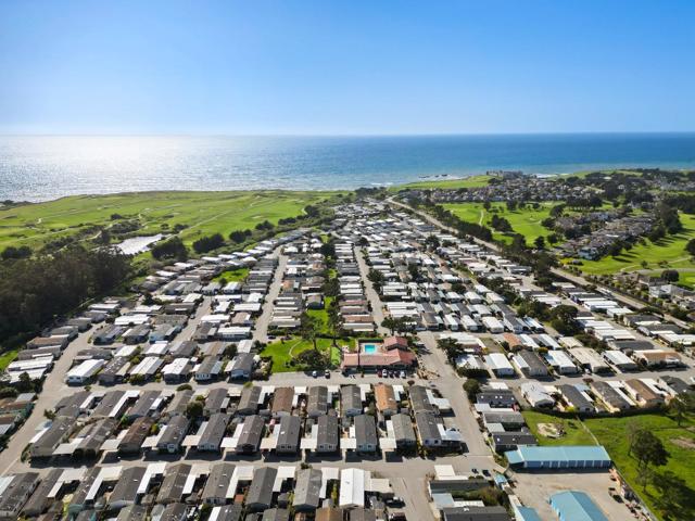 118 Canada Cove Avenue, Half Moon Bay CA: https://media.crmls.org/mediaz/5e931e74-e1da-4645-a705-ba1da53cc78a.jpg