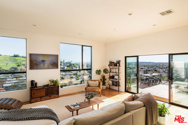 Image 11 of 38 For 4052 Jennings Drive