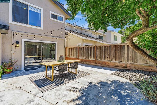 2329 Sweetwater Dr, Martinez CA: https://media.crmls.org/mediaz/5e941d49-5d31-4f96-a195-e81cb5708450.jpg