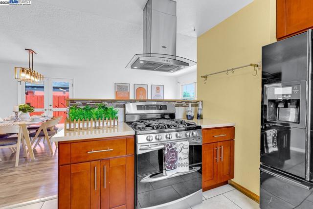 1069 Melcher St, San Leandro CA: https://media.crmls.org/mediaz/5e943355-5a4a-4f73-b54d-07601cd801d2.jpg