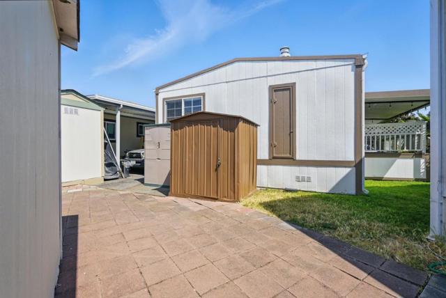 3015 E BAYSHORE Road, Redwood City CA: https://media.crmls.org/mediaz/5e943582-3170-4040-b968-9164d57a94f2.jpg