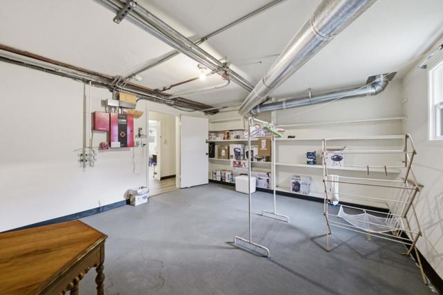 3900 Balboa Street, San Francisco CA: https://media.crmls.org/mediaz/5e943ee7-8c99-476f-a3f8-1b3fed78877e.jpg