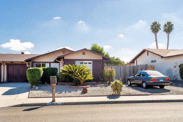 4813 Rising Glen, Oceanside CA: https://media.crmls.org/mediaz/5e948687-d43d-4c39-9277-497f82439c55.jpg