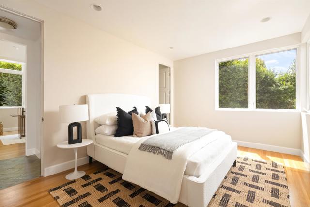 1876 Little Street, La Jolla CA: https://media.crmls.org/mediaz/5e94d742-abf0-4c45-8b48-32901a85dc4c.jpg