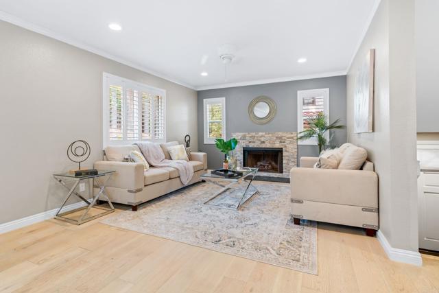 Detail Gallery Image 2 of 44 For 5940 Mission Center Rd #C,  San Diego,  CA 92123 - 2 Beds | 2/1 Baths