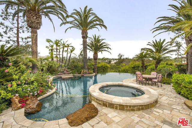 427 La Marina Drive, Camarillo CA: https://media.crmls.org/mediaz/5e969c10-7c9a-467d-8c02-c7d9e77c0891.jpg