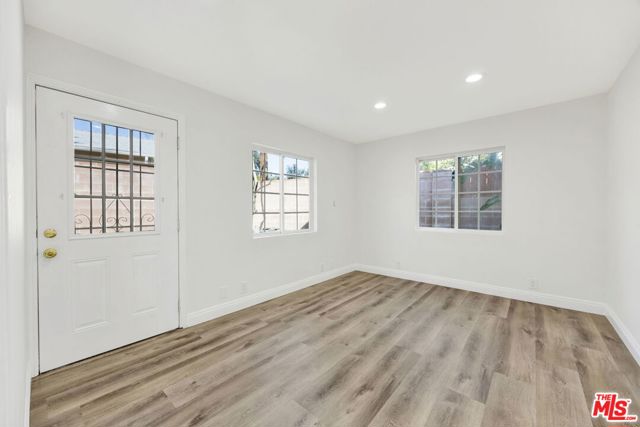 21819 Arminta Street, Canoga Park CA: https://media.crmls.org/mediaz/5e978669-1c4a-41a4-99dc-d84947d0af26.jpg