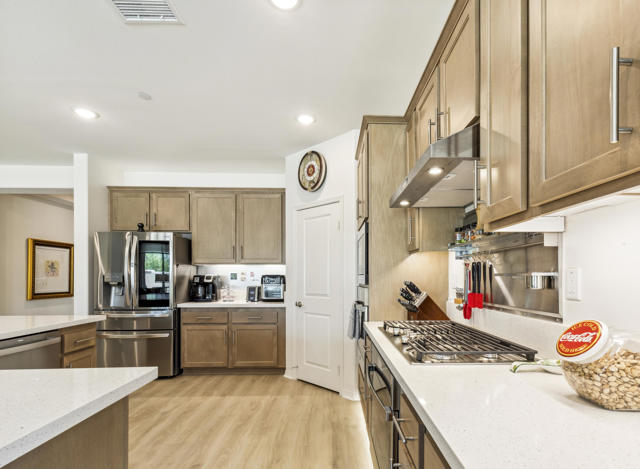 42801 Torno Place, Indio CA: https://media.crmls.org/mediaz/5e97fc3f-8fa9-4209-95e8-a7432bb0f5f2.jpg
